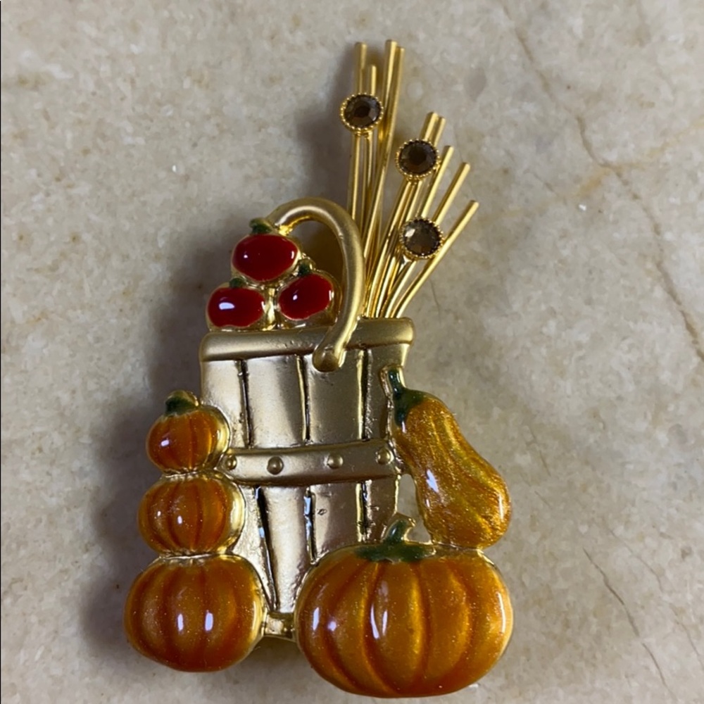 Brooches - Picture 4 of 6
